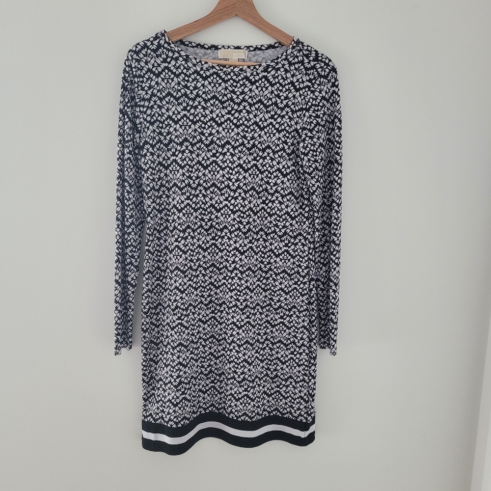 Michael Michael Kors Black and White pattern Shift Dress size small